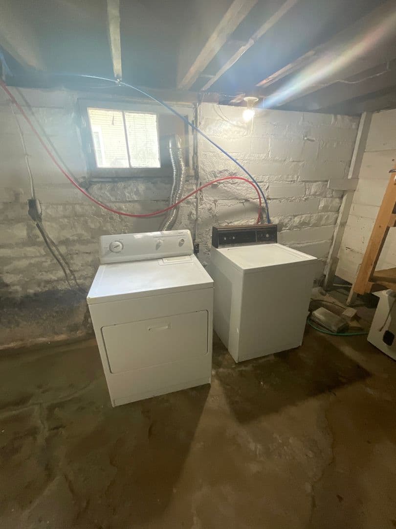 Bloomington Apartment: 712 E. Cottage Grove Ave