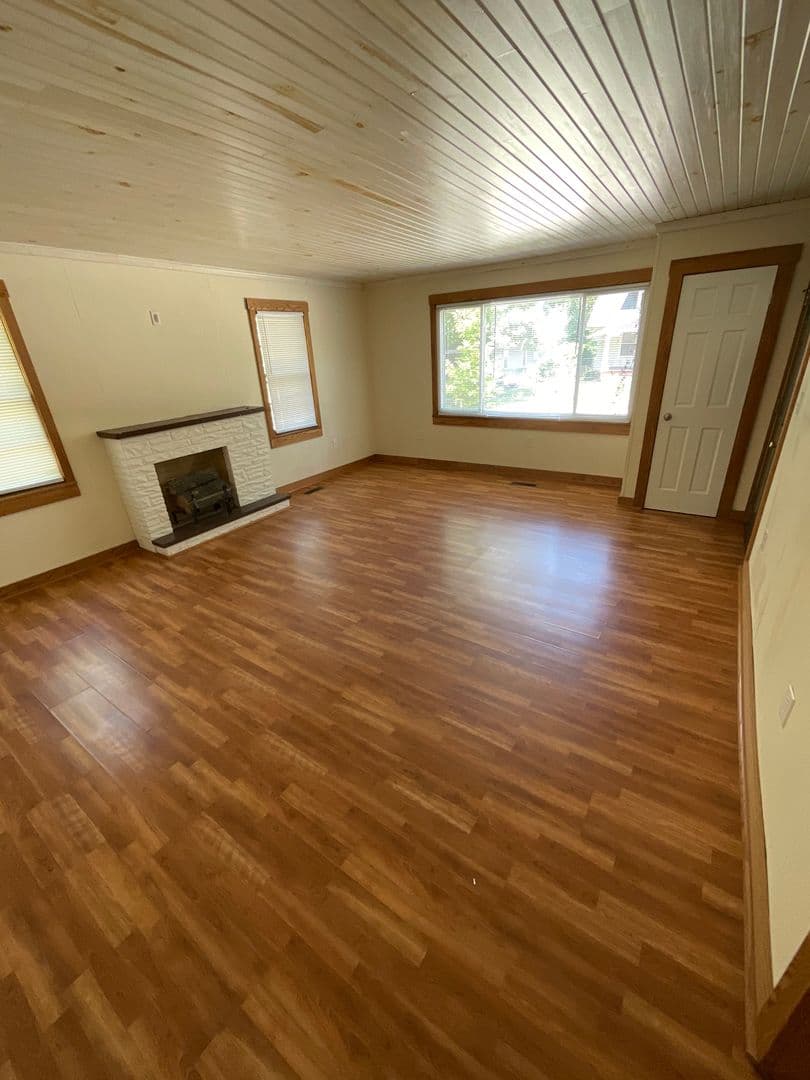 Bloomington Apartment: 408 E. 16th St