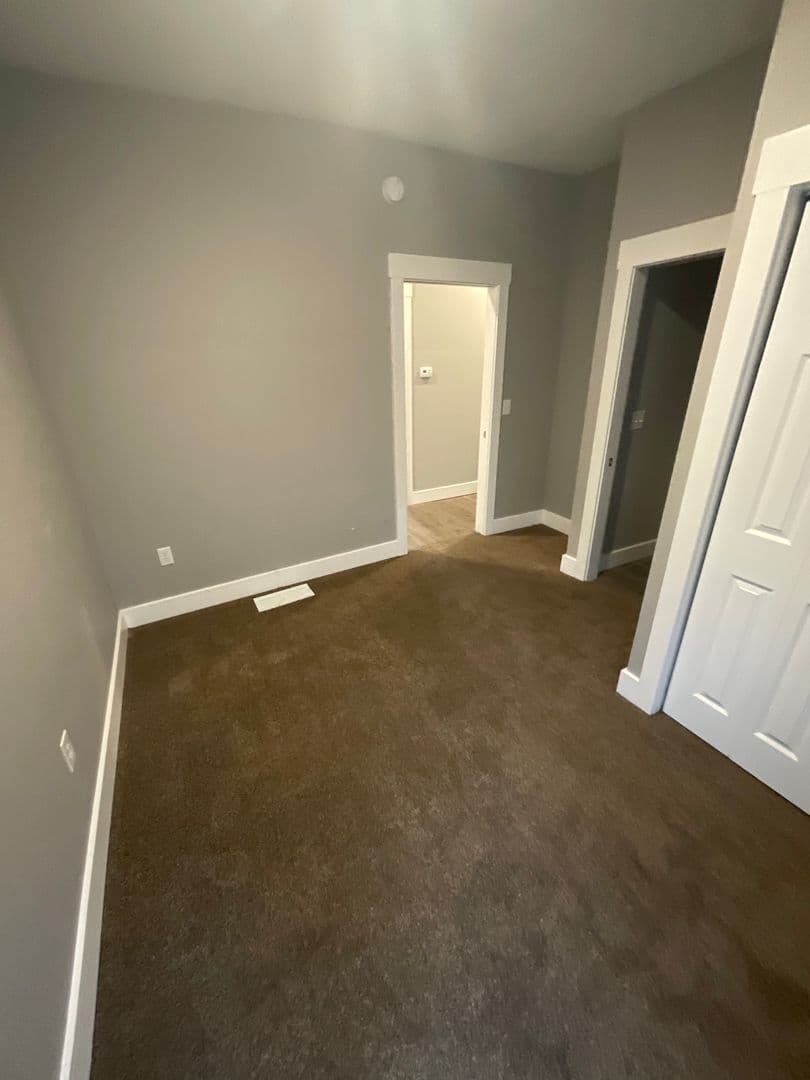 Bloomington Apartment: 705 N. Lincoln St