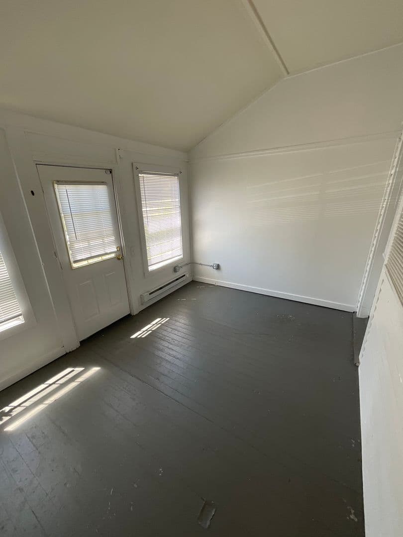 Bloomington Apartment: 308 E. 7th St