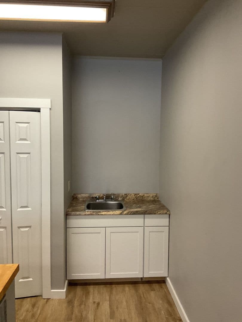 Bloomington Apartment: 215 S. Lincoln St