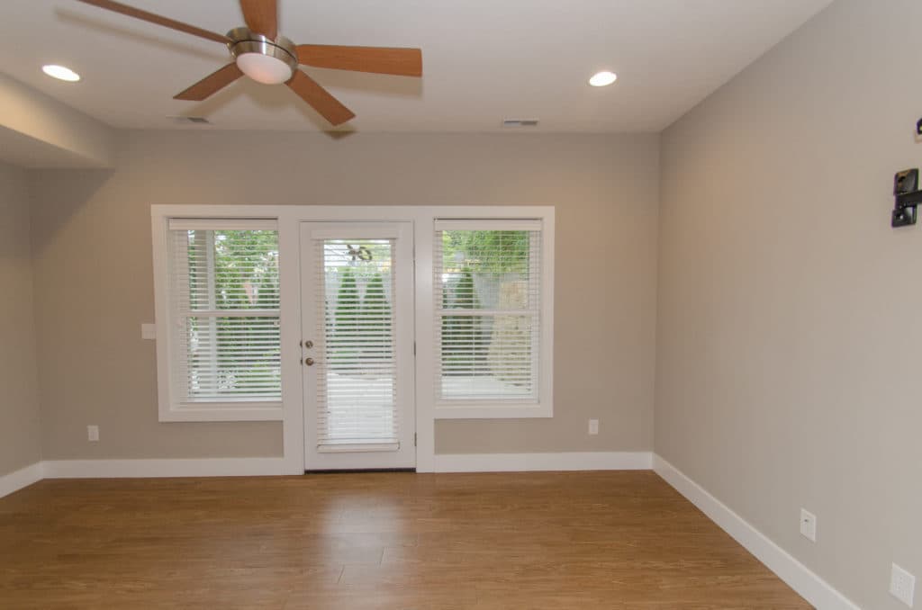 Bloomington Apartment: 414 E. 4th St
