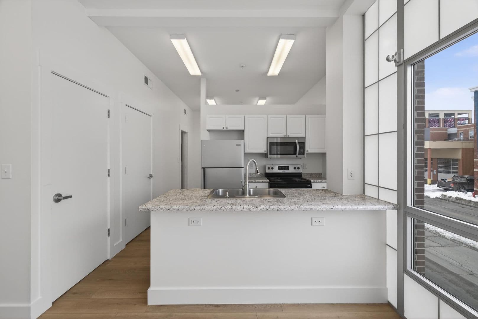 Bloomington Apartment: 116 E. 3rd St