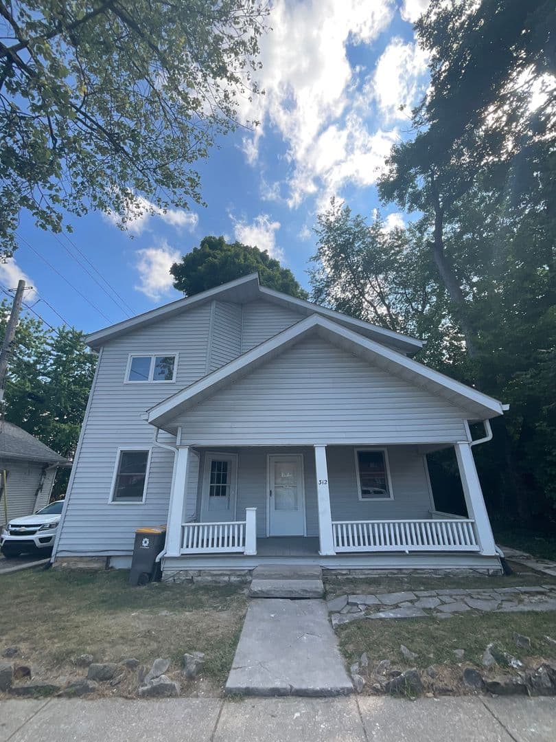 Bloomington Apartment: 312 E 8th Street