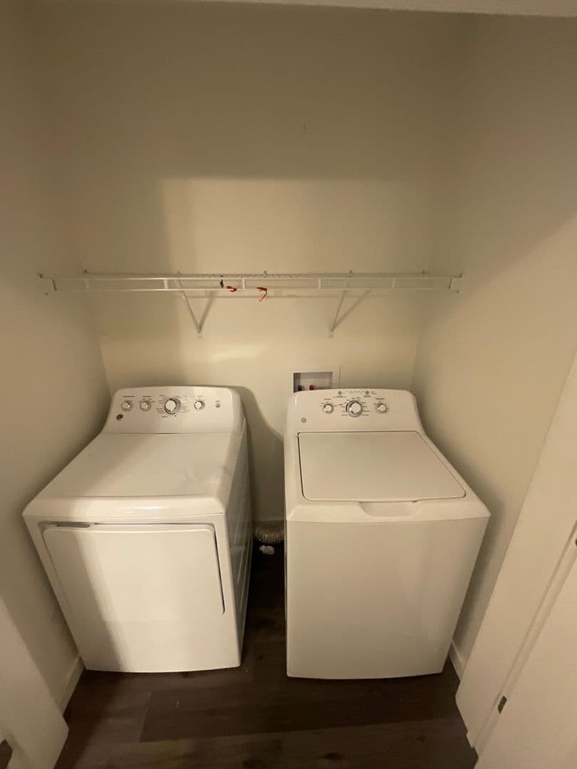 Bloomington Apartment: 422 E. 6th St