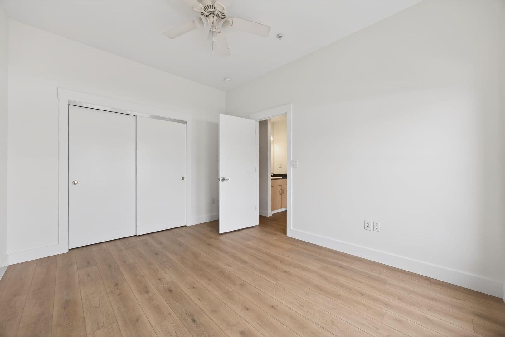 Bloomington Apartment: 116 E. 3rd St