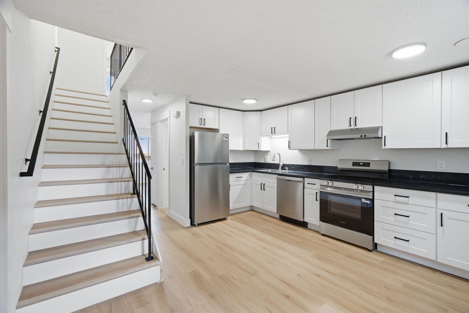 Salem Townhome: 190 Boone Road SE