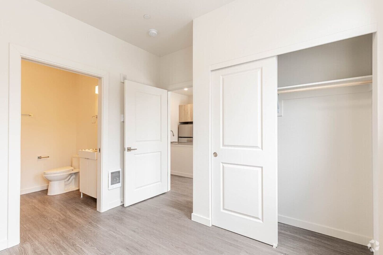 Portland Apartment: 1524 North Sumner Street