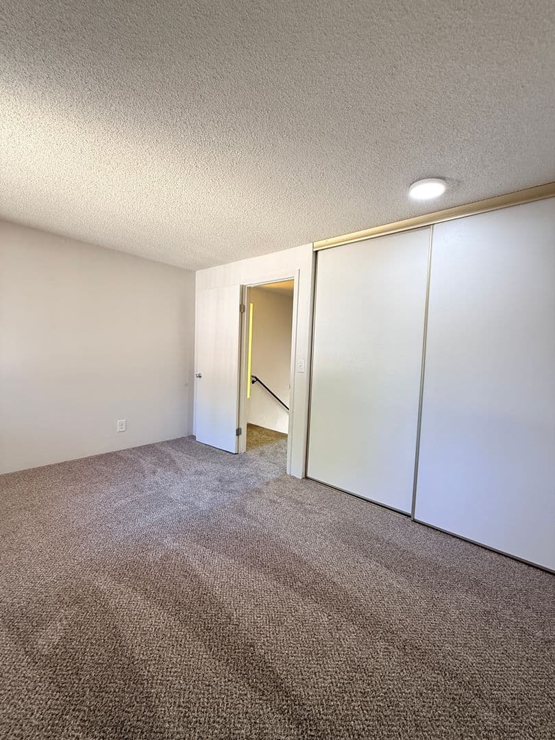 Salem Townhome: 190 Boone Road SE