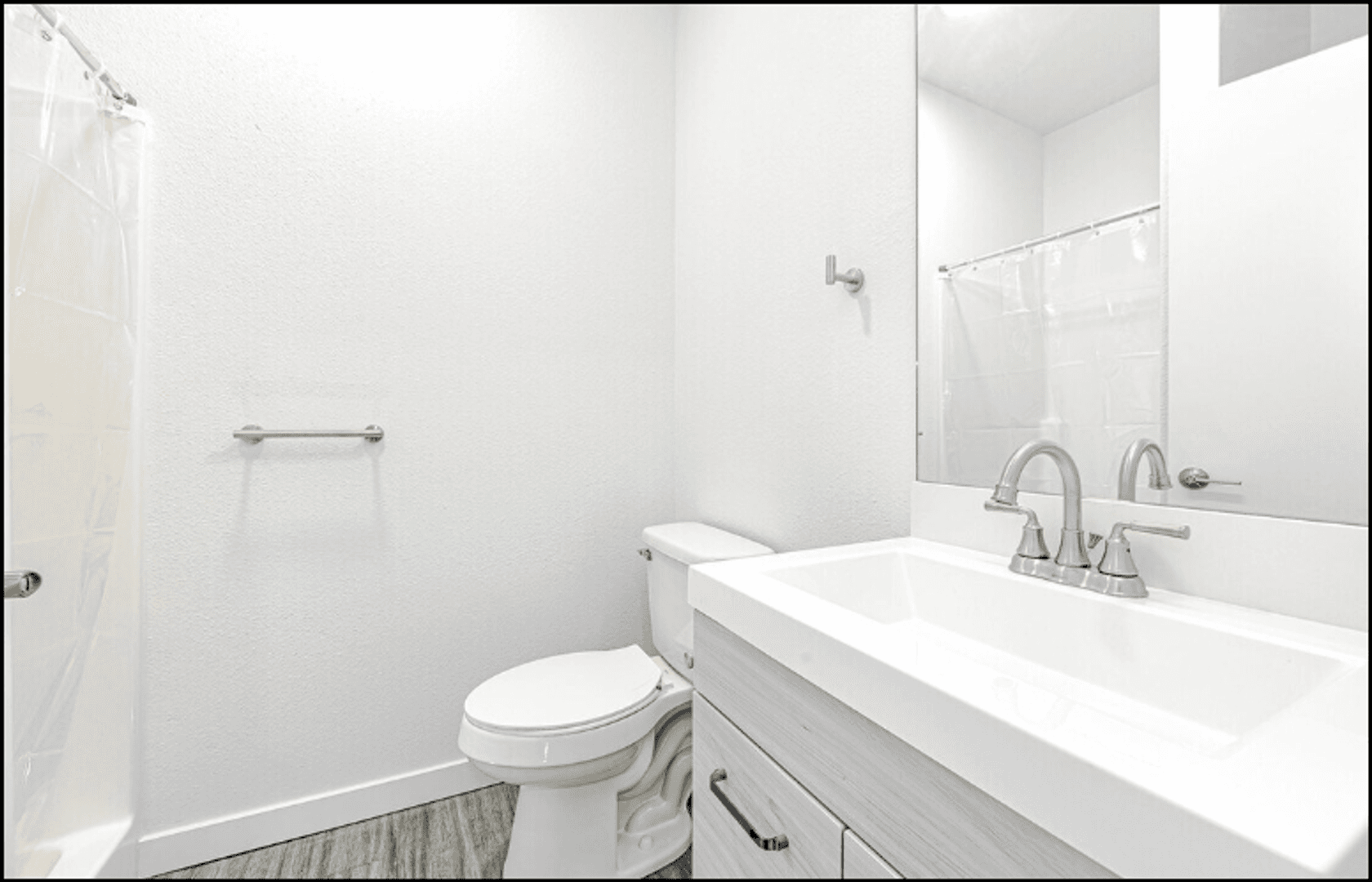 Portland Apartment: 8130 Southeast Woodward Street