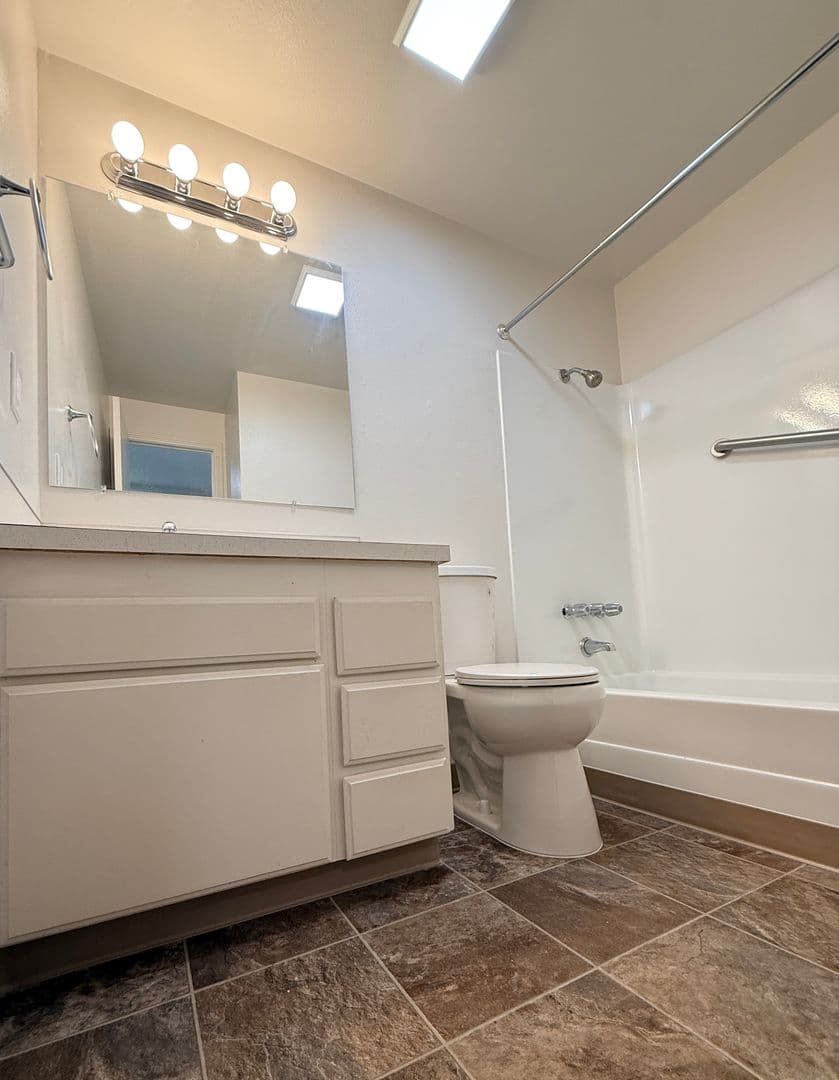 Salem Townhome: 190 Boone Road SE