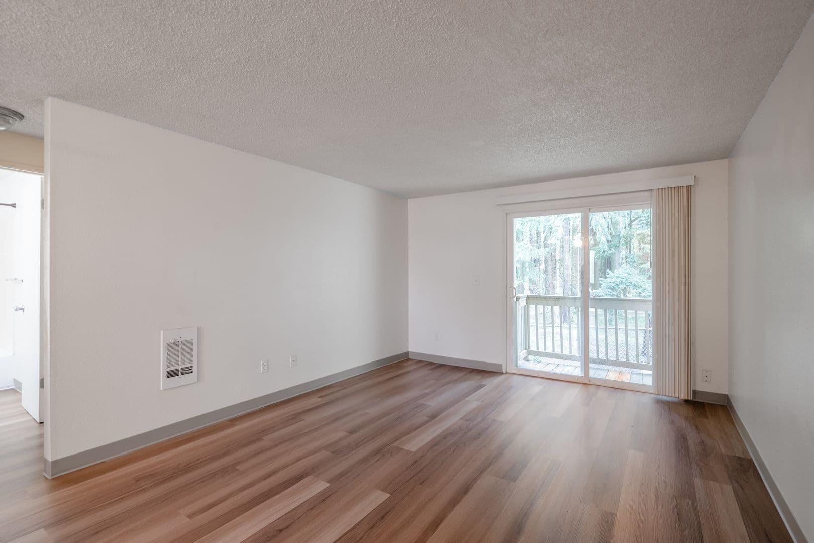Portland Apartment: 8778 Columbia Blvd