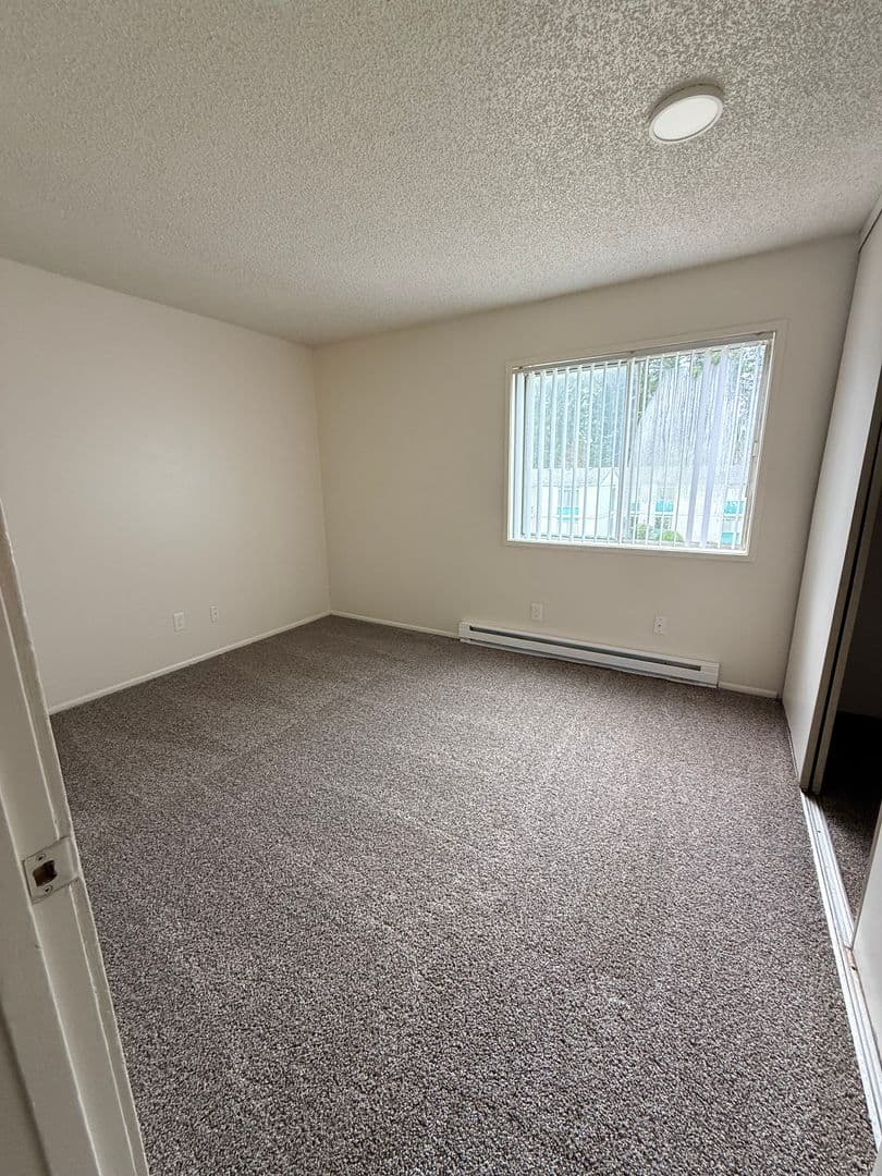 Salem Apartment: 4810 Sunnyside Road SE