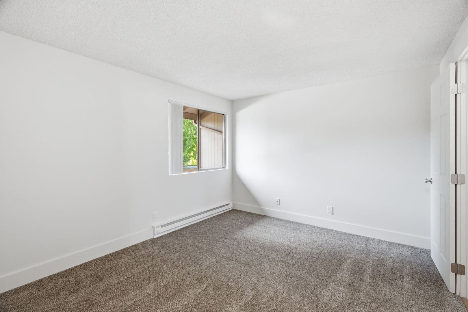 Salem Townhome: 190 Boone Road SE