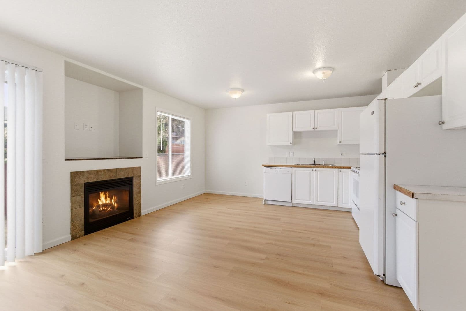 Portland Townhome: SE 157th Avenue