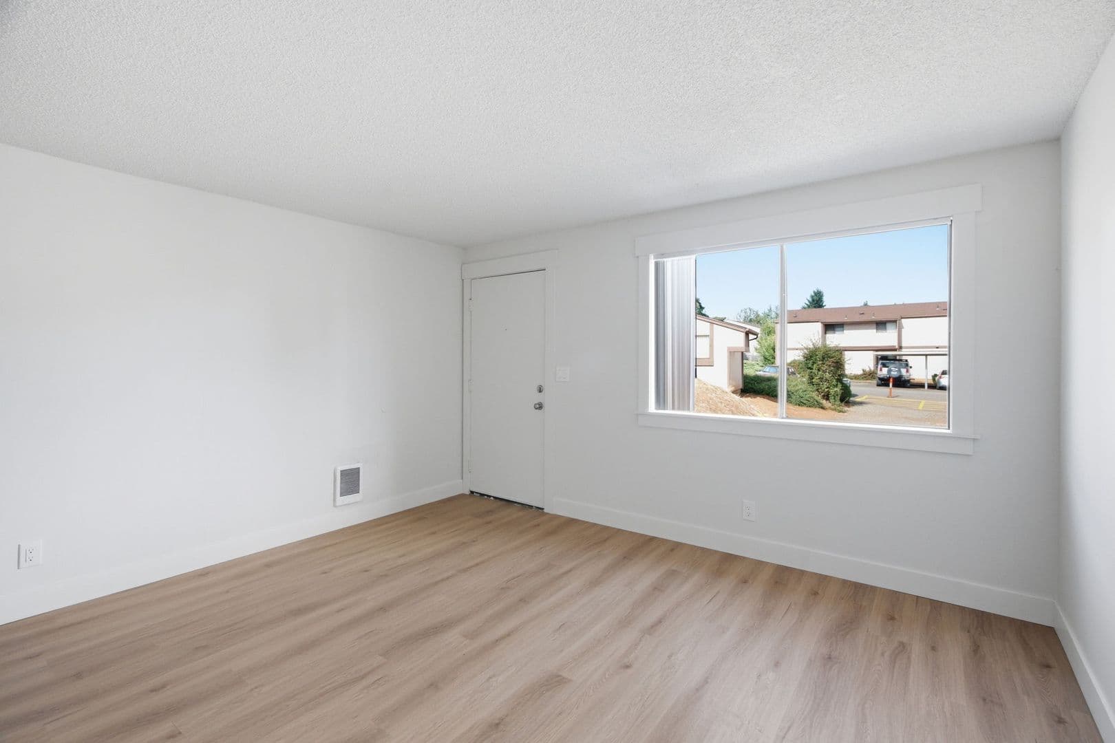 Salem Townhome: 190 Boone Road SE