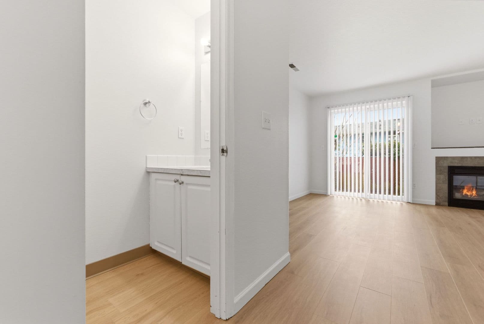 Portland Townhome: SE 157th Avenue