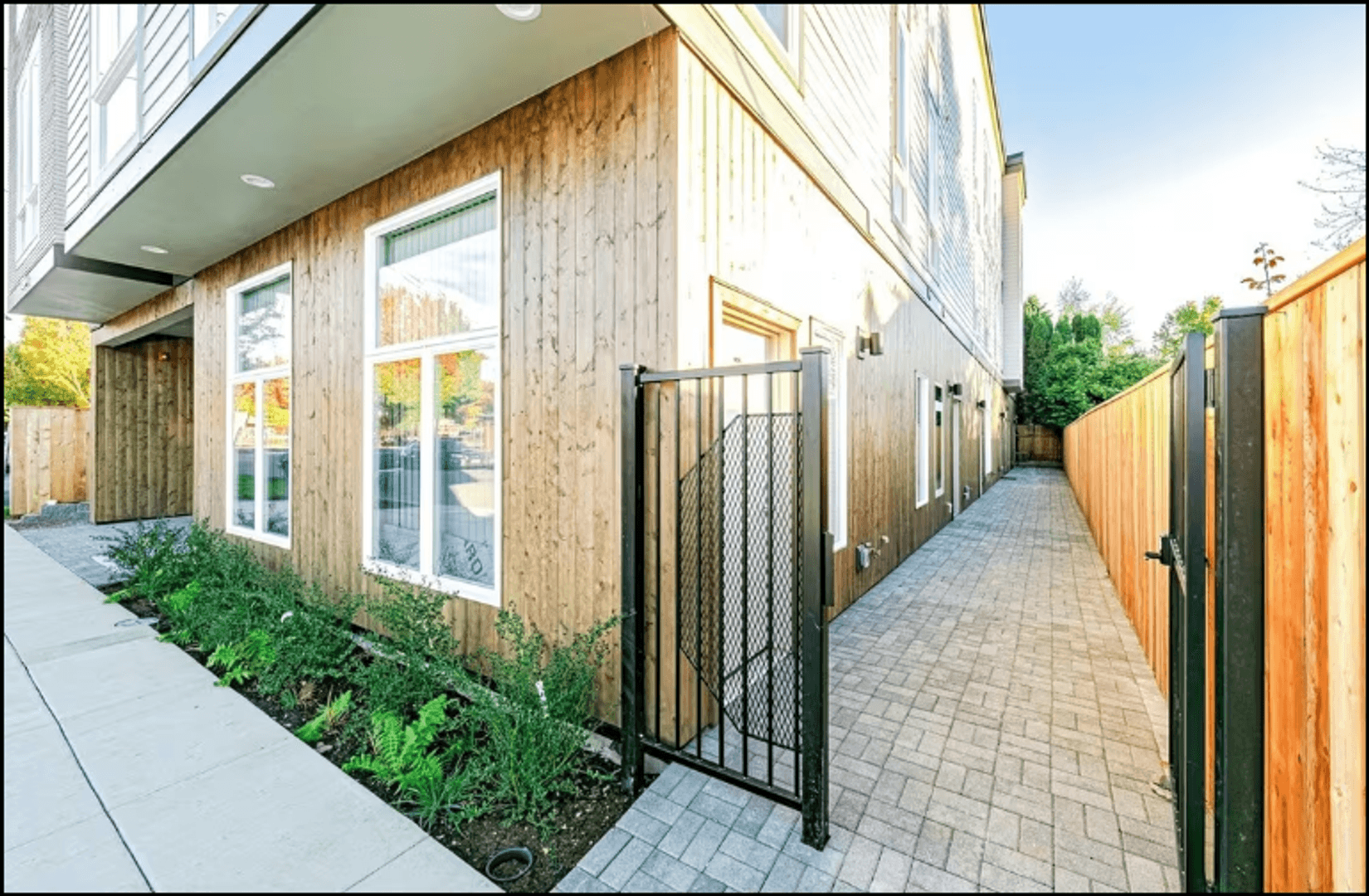 Portland Apartment: 8130 Southeast Woodward Street