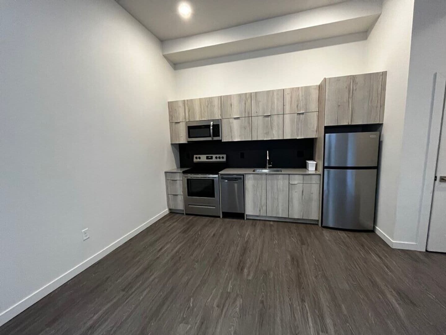 Portland Apartment: 1524 North Sumner Street