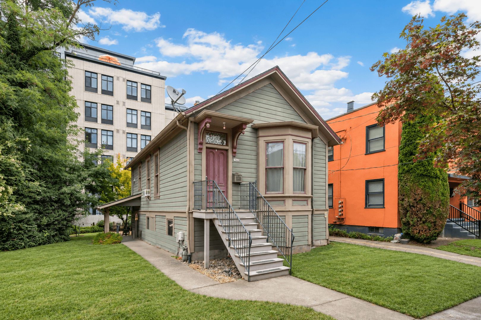 Portland House: 1945 NW Raleigh Street