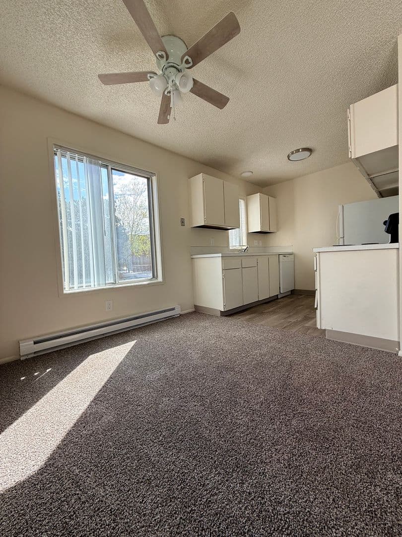 Salem Apartment: 4810 Sunnyside Road SE