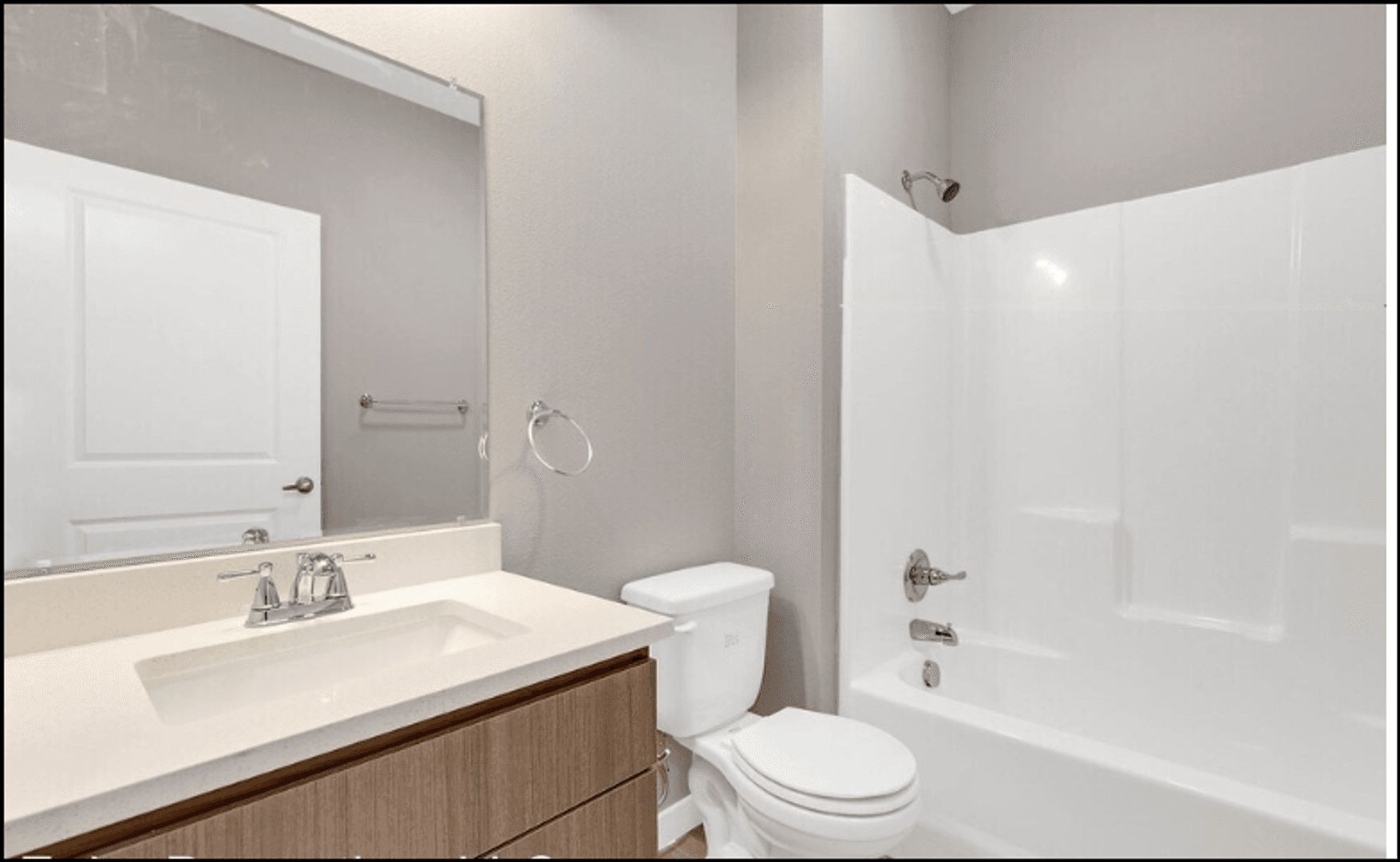 Portland Apartment: 6105 Southeast Cora Street