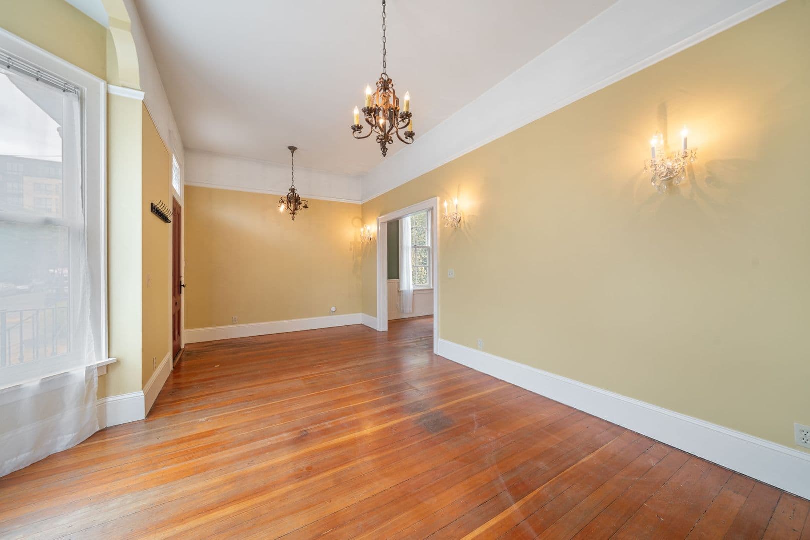 Portland House: 1945 NW Raleigh Street