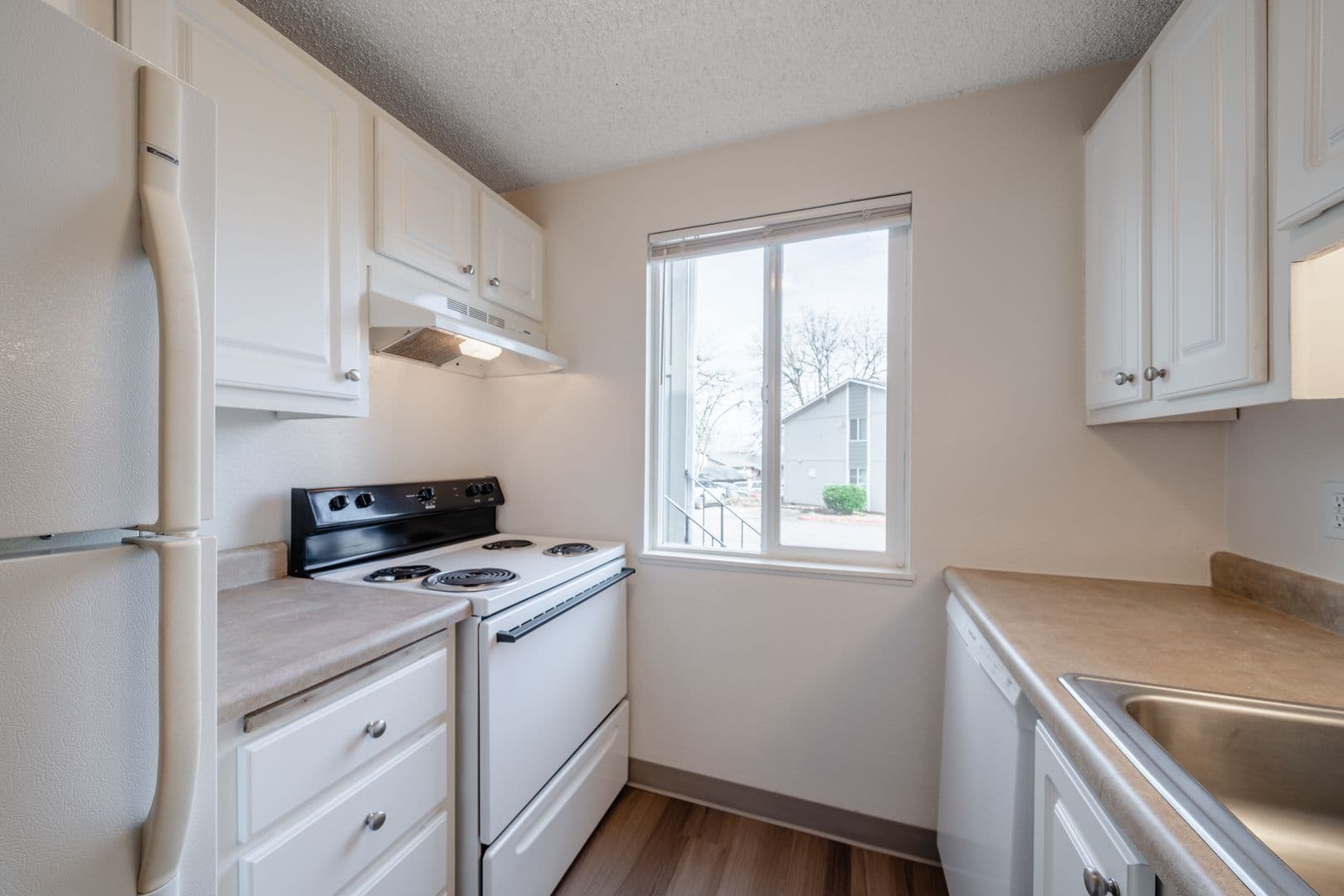 Portland Apartment: 8778 Columbia Blvd
