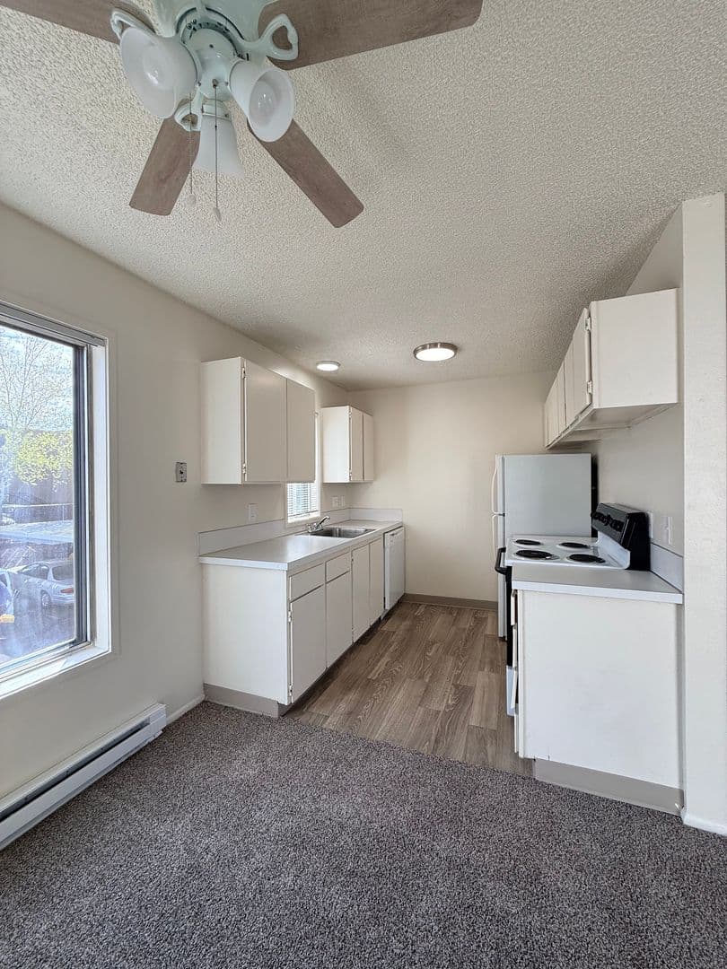 Salem Apartment: 4810 Sunnyside Road SE