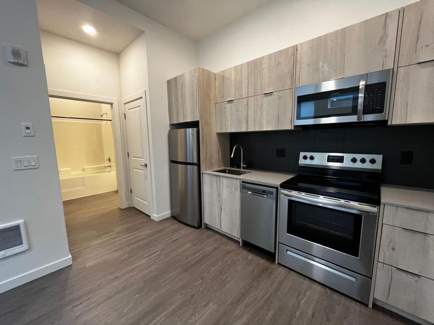 Portland Apartment: 8130 Southeast Woodward Street