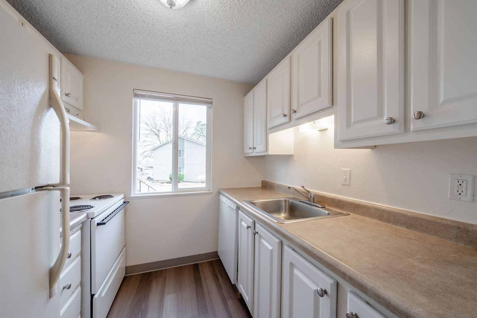 Portland Apartment: 8778 Columbia Blvd