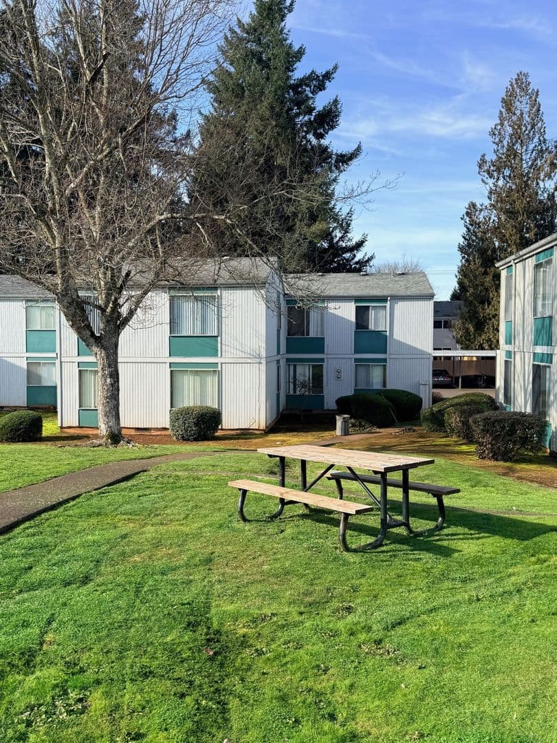 Salem Apartment: 4810 Sunnyside Road SE