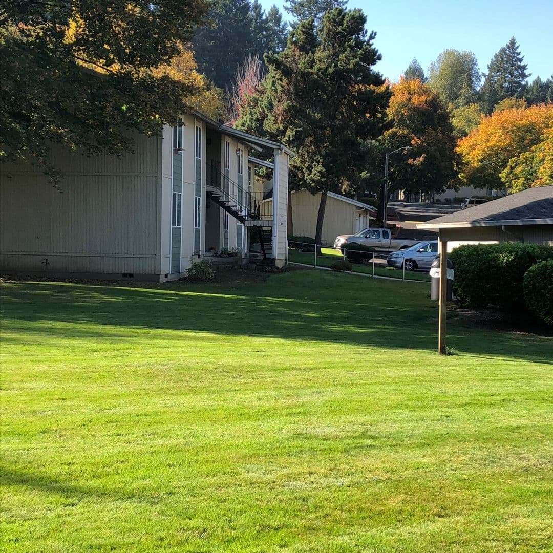 Portland Apartment: 8778 Columbia Blvd