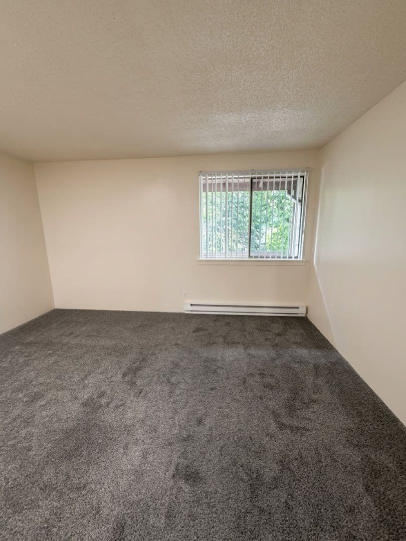 Salem Townhome: 190 Boone Road SE