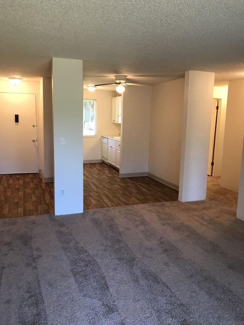 Portland Apartment: 8778 Columbia Blvd