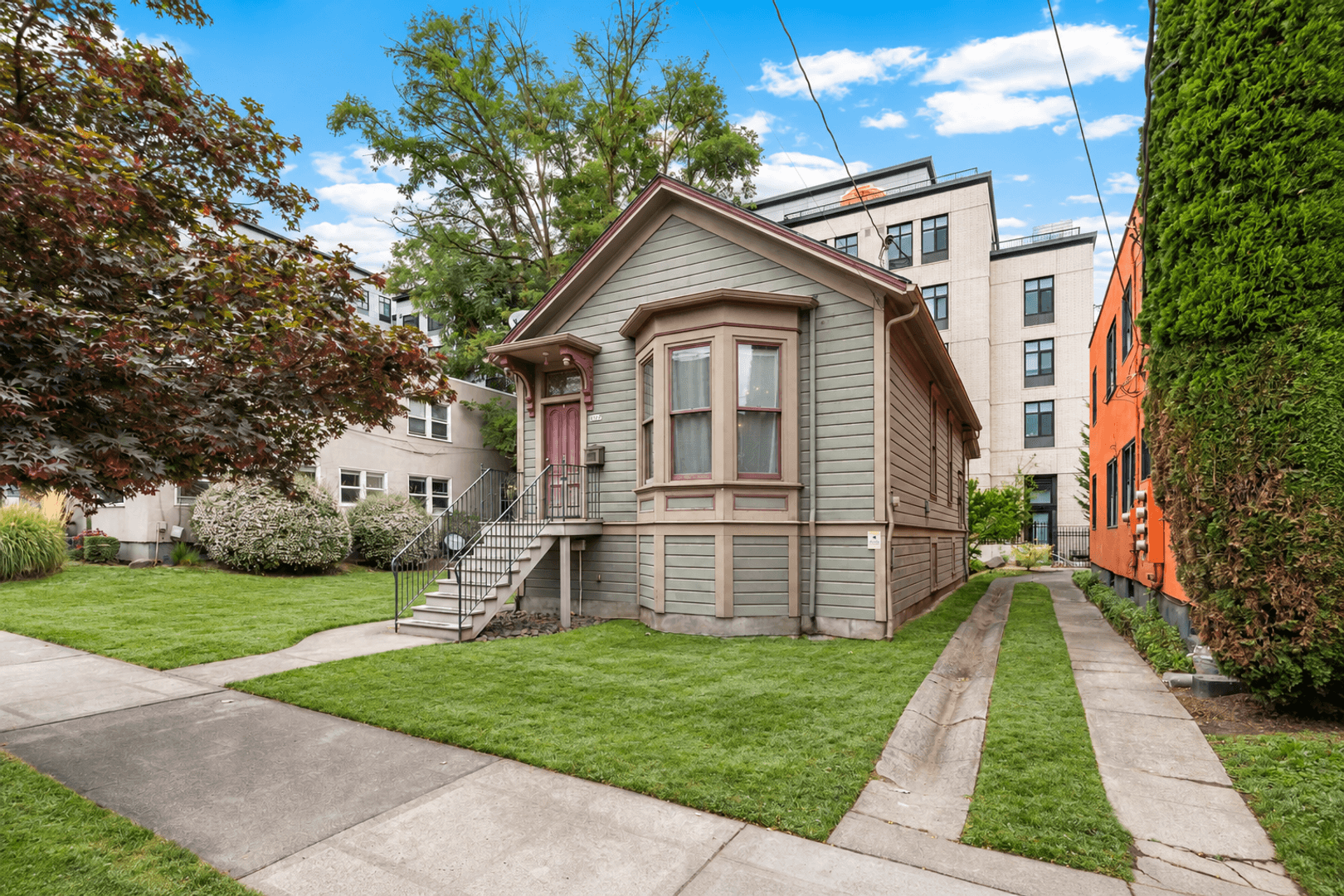 Portland House: 1945 NW Raleigh Street
