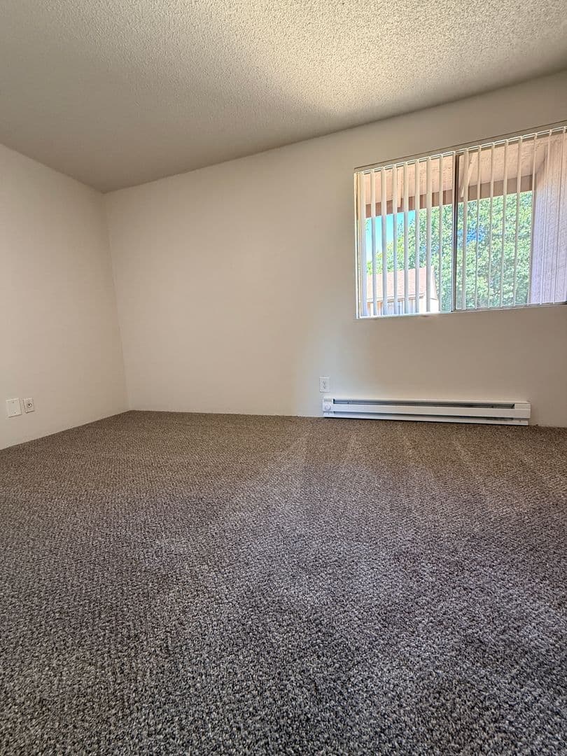 Salem Townhome: 190 Boone Road SE