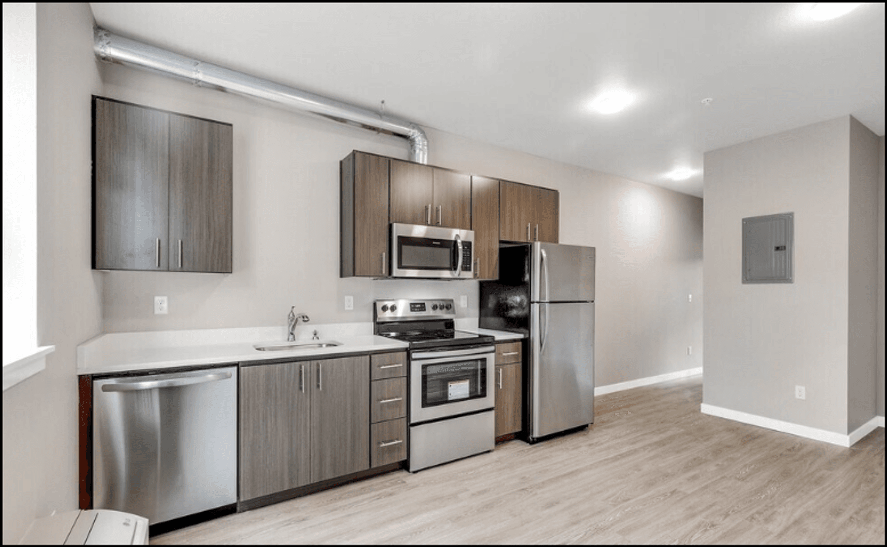 Portland Apartment: 6105 Southeast Cora Street