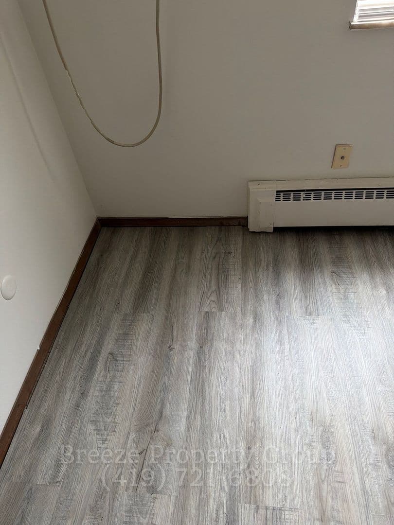 Toledo Apartment: 4912 Douglas