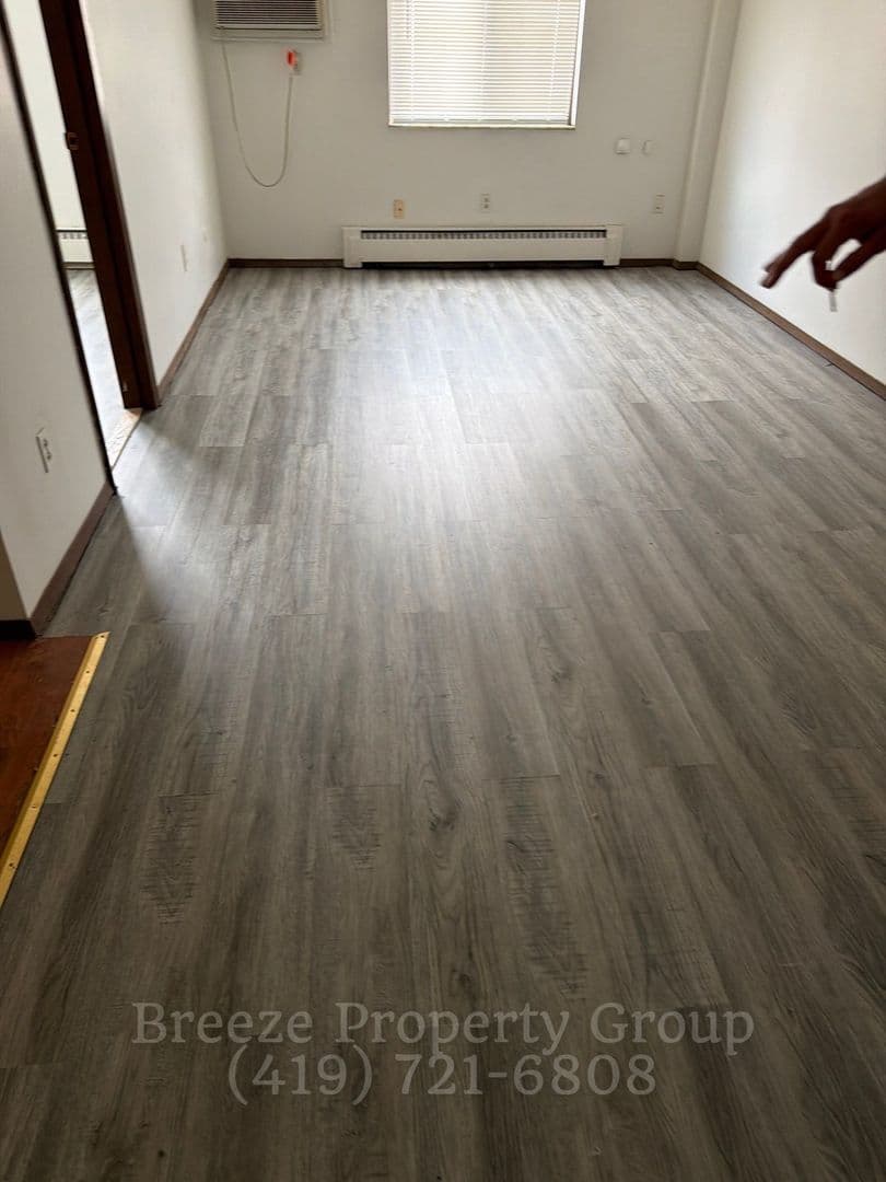 Toledo Apartment: 4912 Douglas