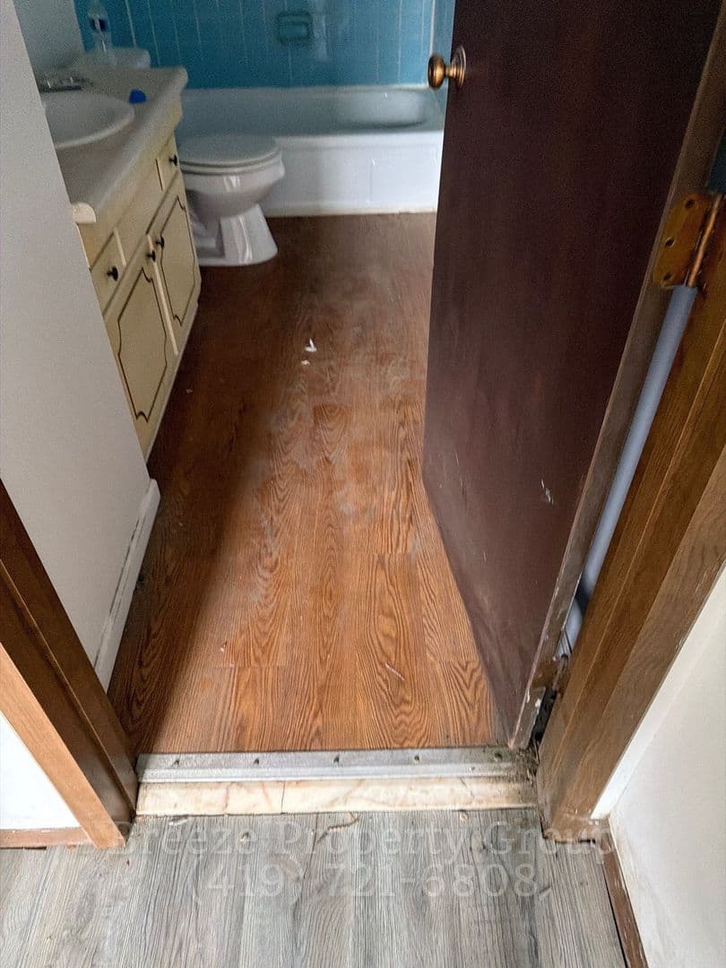 Toledo Apartment: 4912 Douglas