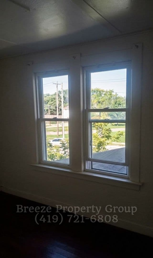 Toledo House: 2145 Dorr St