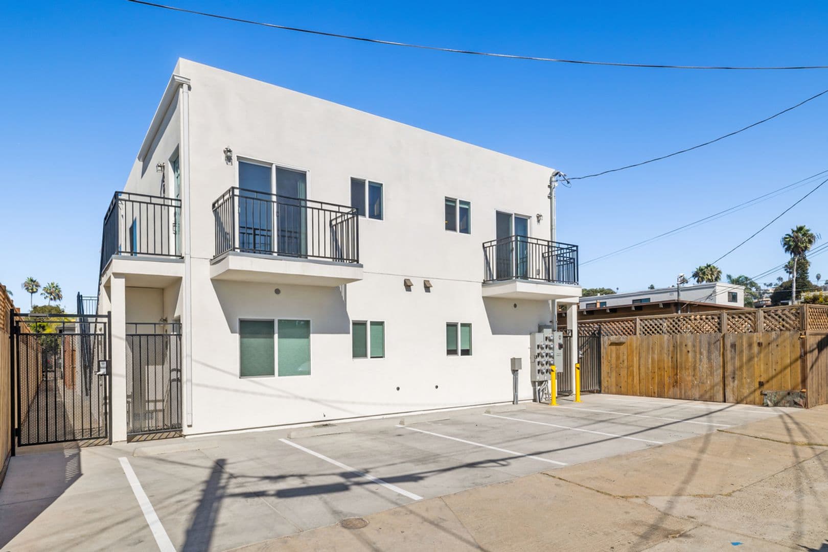 San Diego Apartment: 4785 Bermuda Avenue