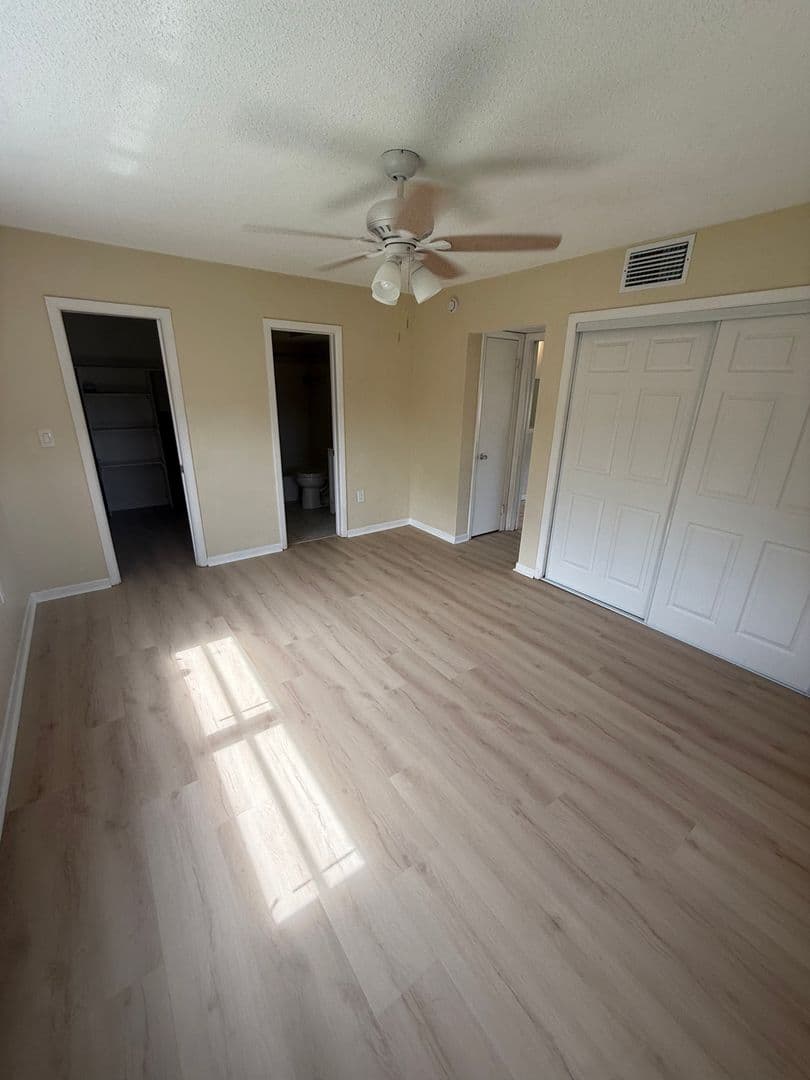 Clearwater Apartment: 2099 Kings Hwy