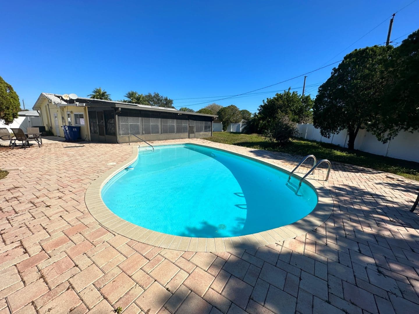 St Petersburg House: 1770 63rd Ave N,
