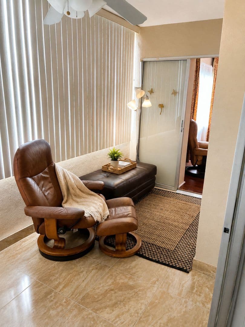 Saint Petersburg House: 4575 Cove Cir Apt 506