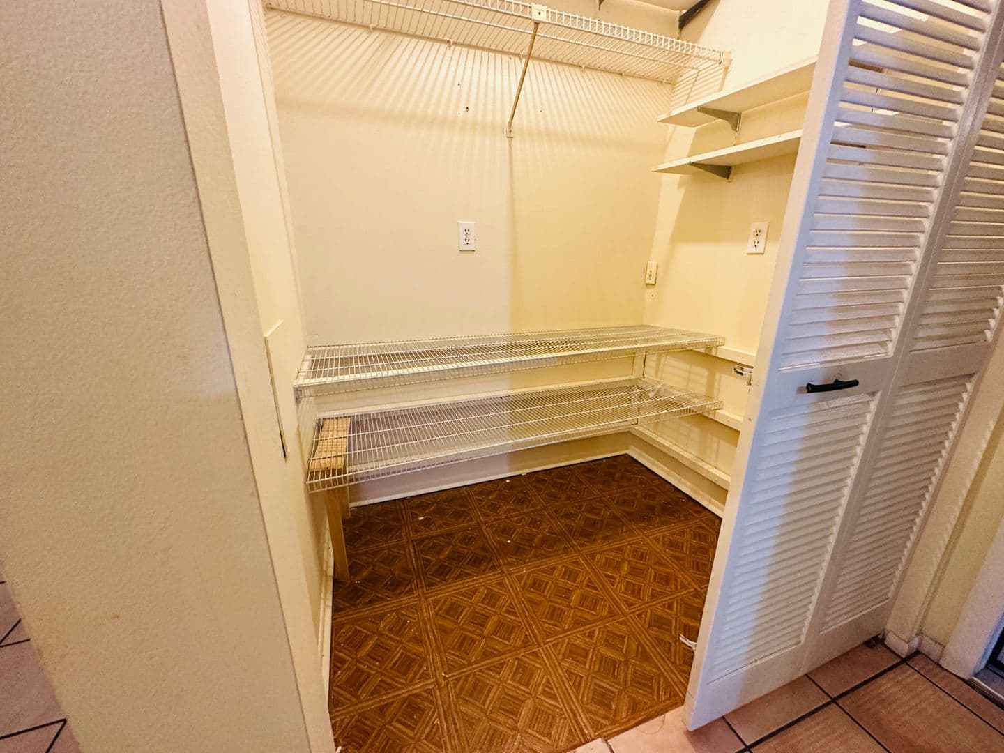Palm Harbor House: 2361 Orangeside Rd