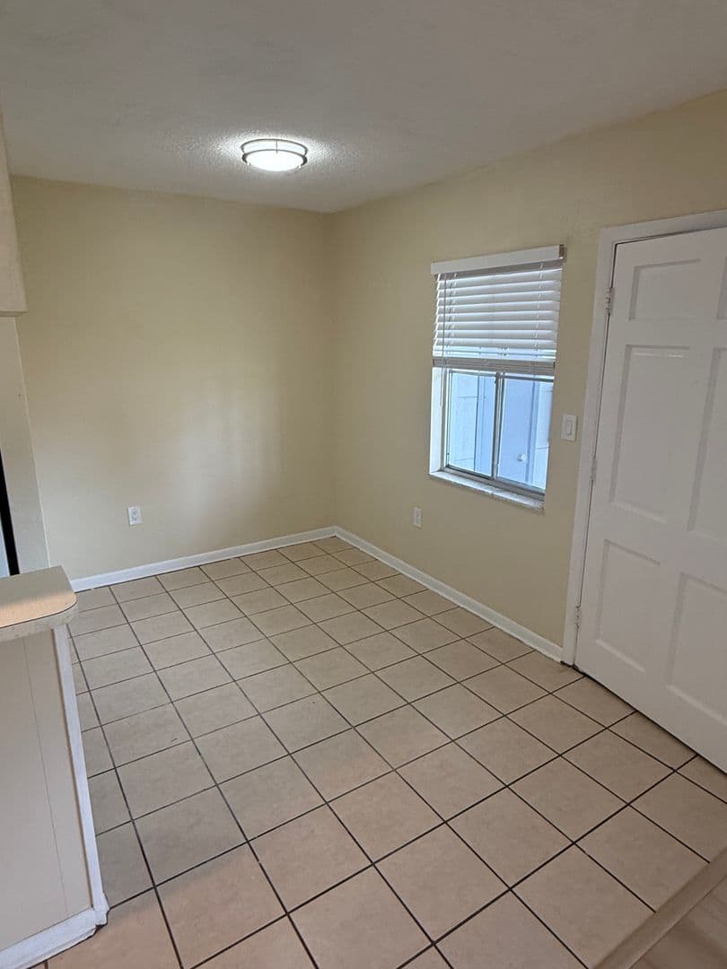Clearwater Apartment: 2099 Kings Hwy