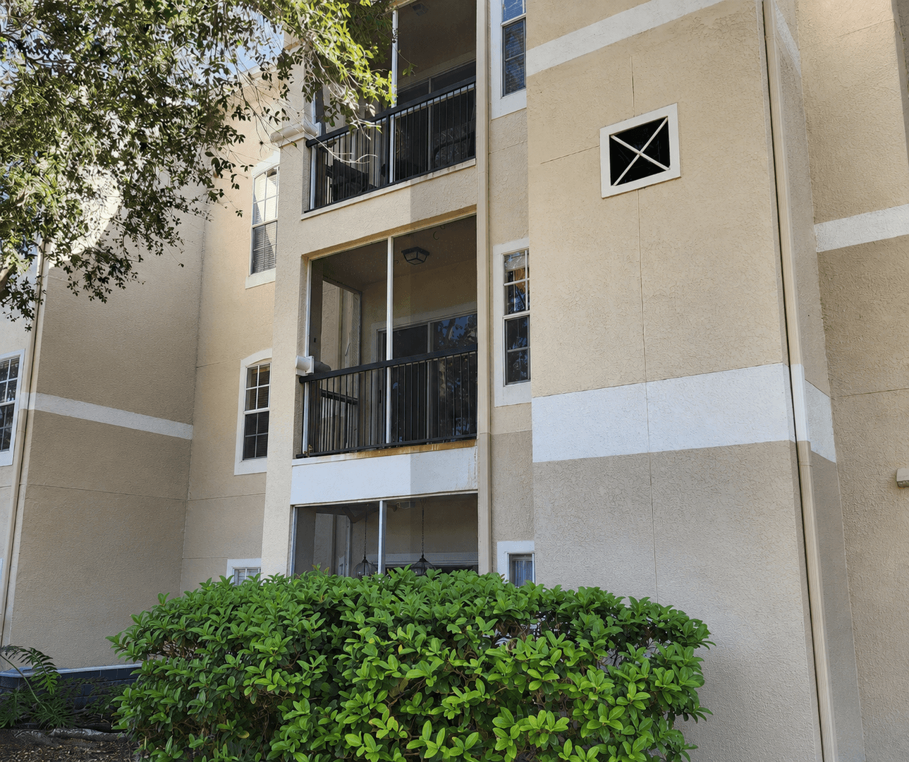 Sarasota House: 5134 Northridge Rd, #203