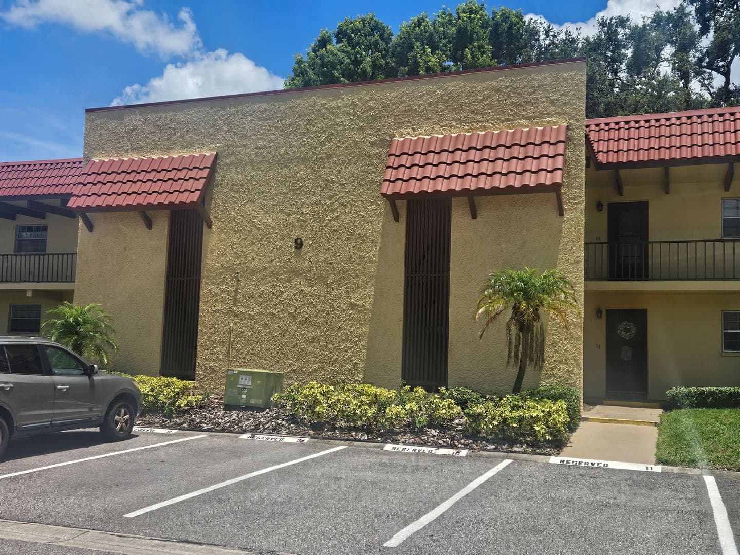 Clearwater House: 1845 S Highland Avenue